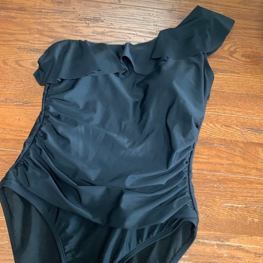 Hilor Women's One Piece Swimsuit Asymmetric Black Ruffle One Shoulder Size 14 - Picture 9 of 9
